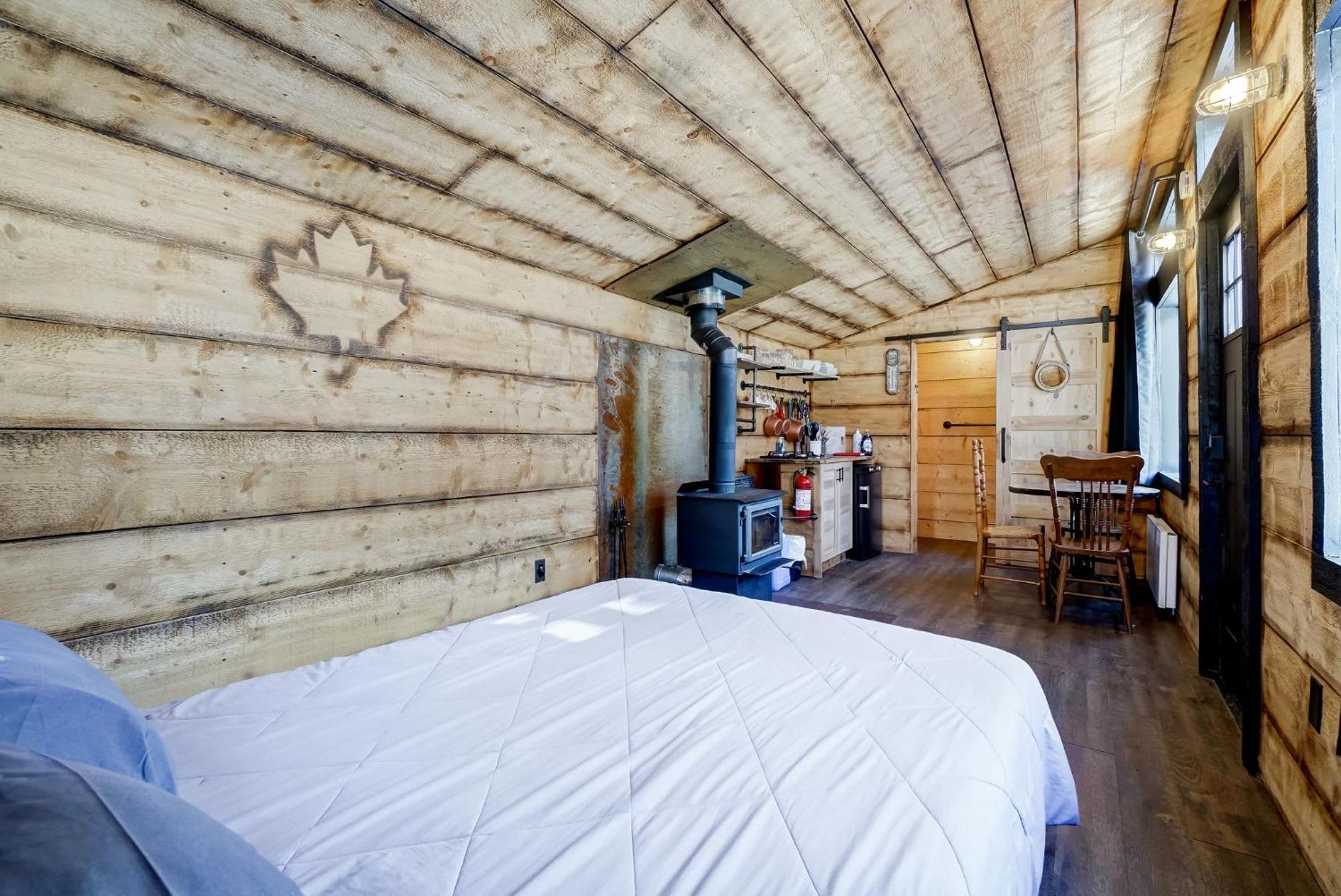 Your Cozy Cabin Retreat Saint-Remi-d'Amherst Buitenkant foto