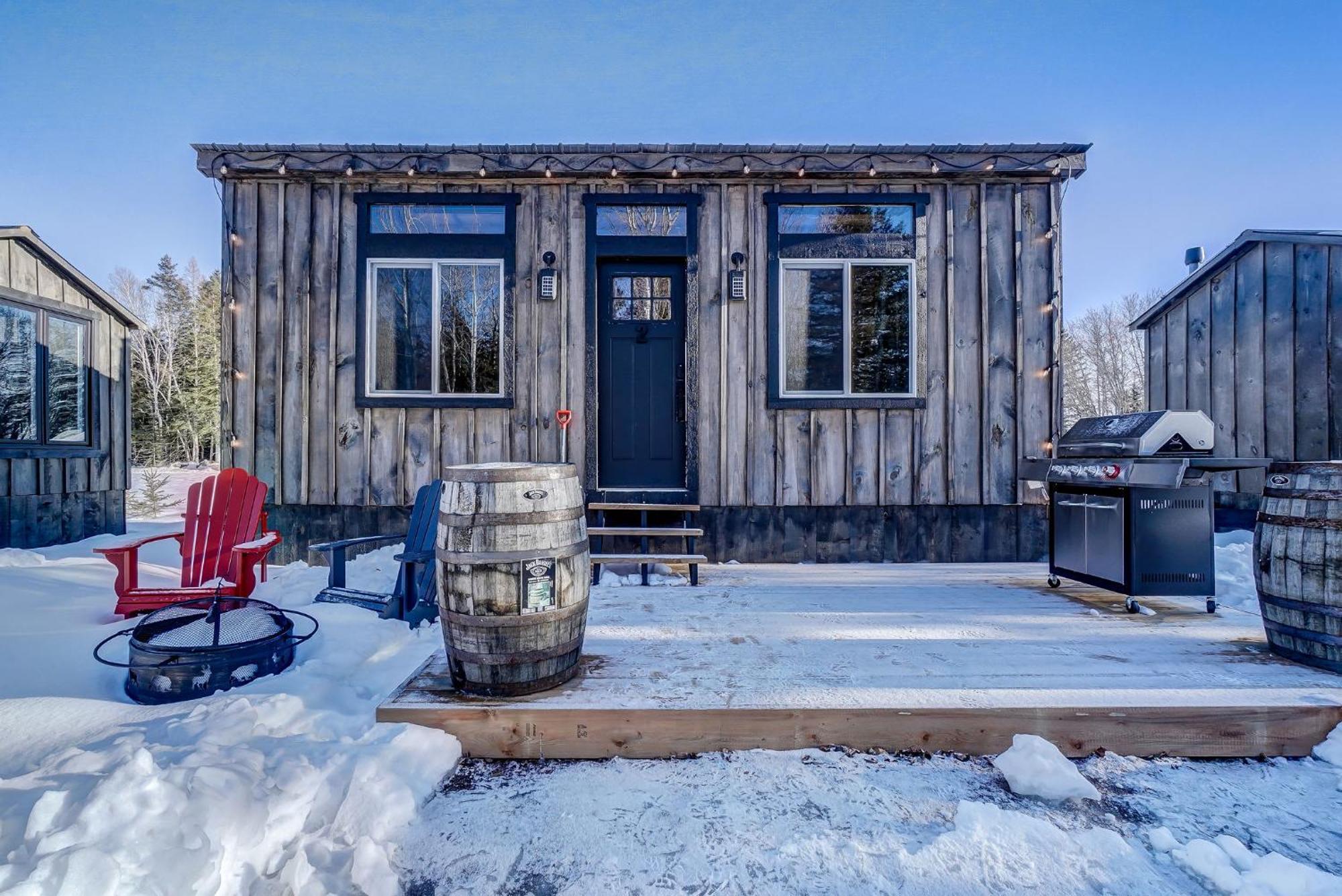 Your Cozy Cabin Retreat Saint-Remi-d'Amherst Buitenkant foto