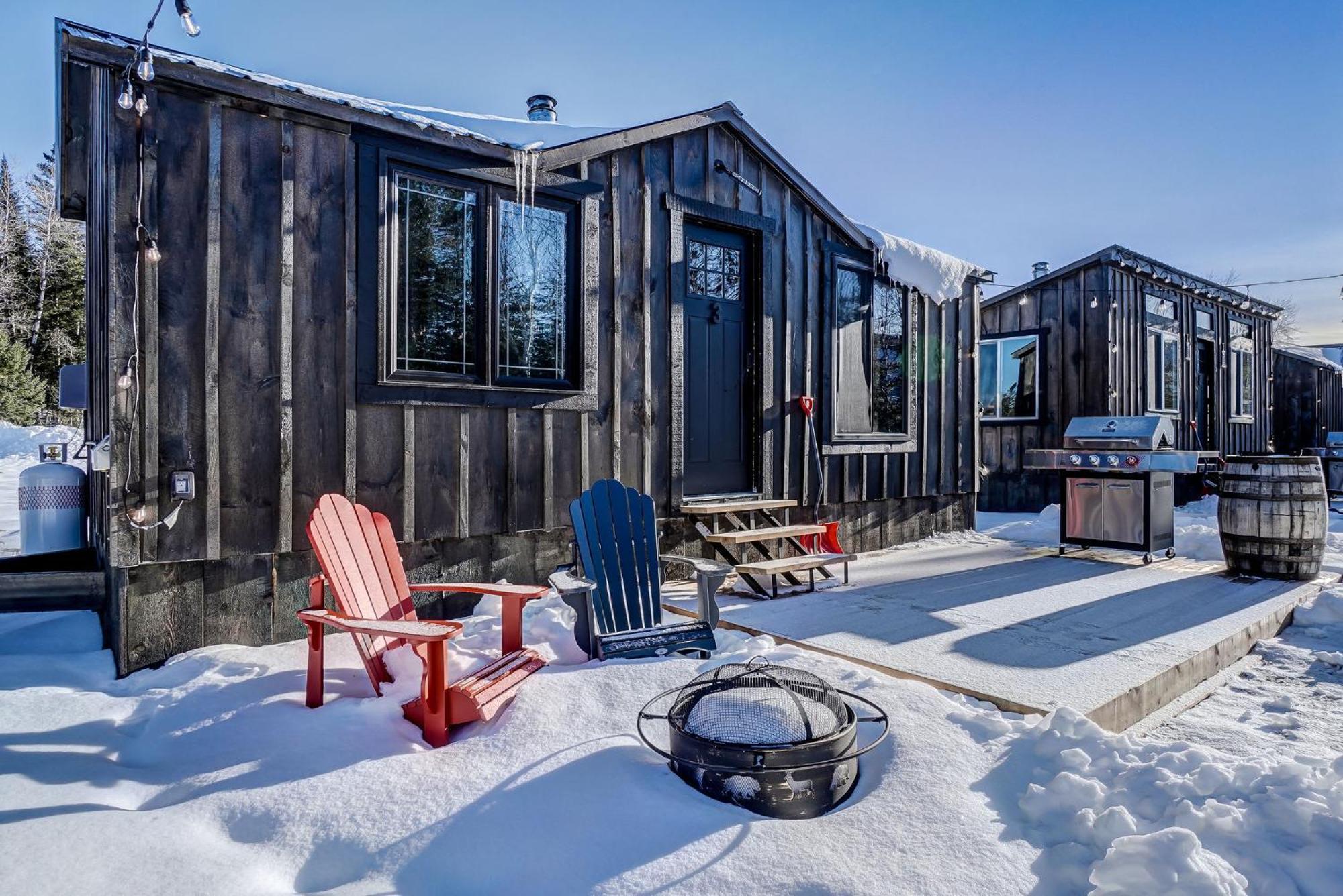 Your Cozy Cabin Retreat Saint-Remi-d'Amherst Buitenkant foto