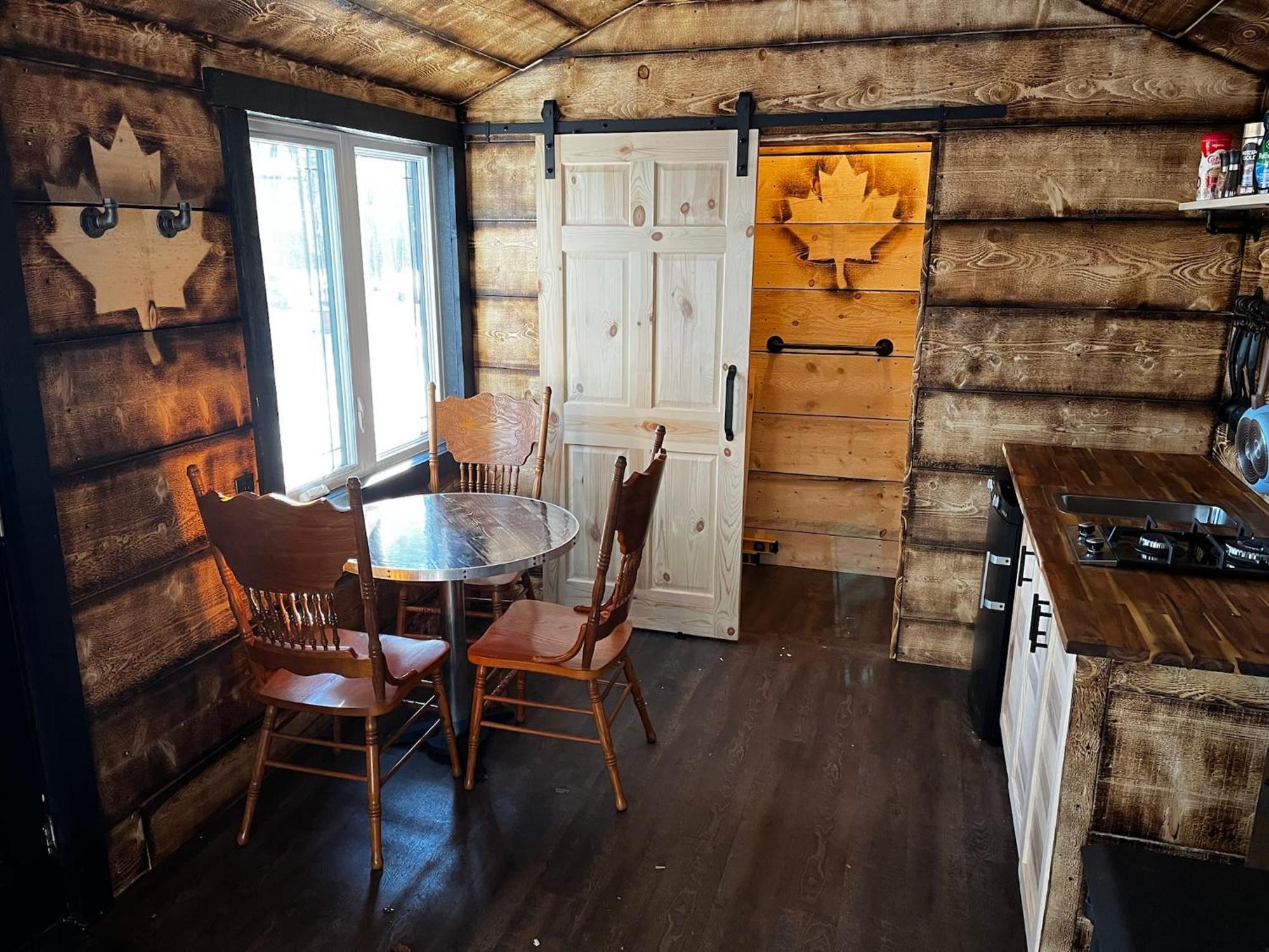 Your Cozy Cabin Retreat Saint-Remi-d'Amherst Buitenkant foto