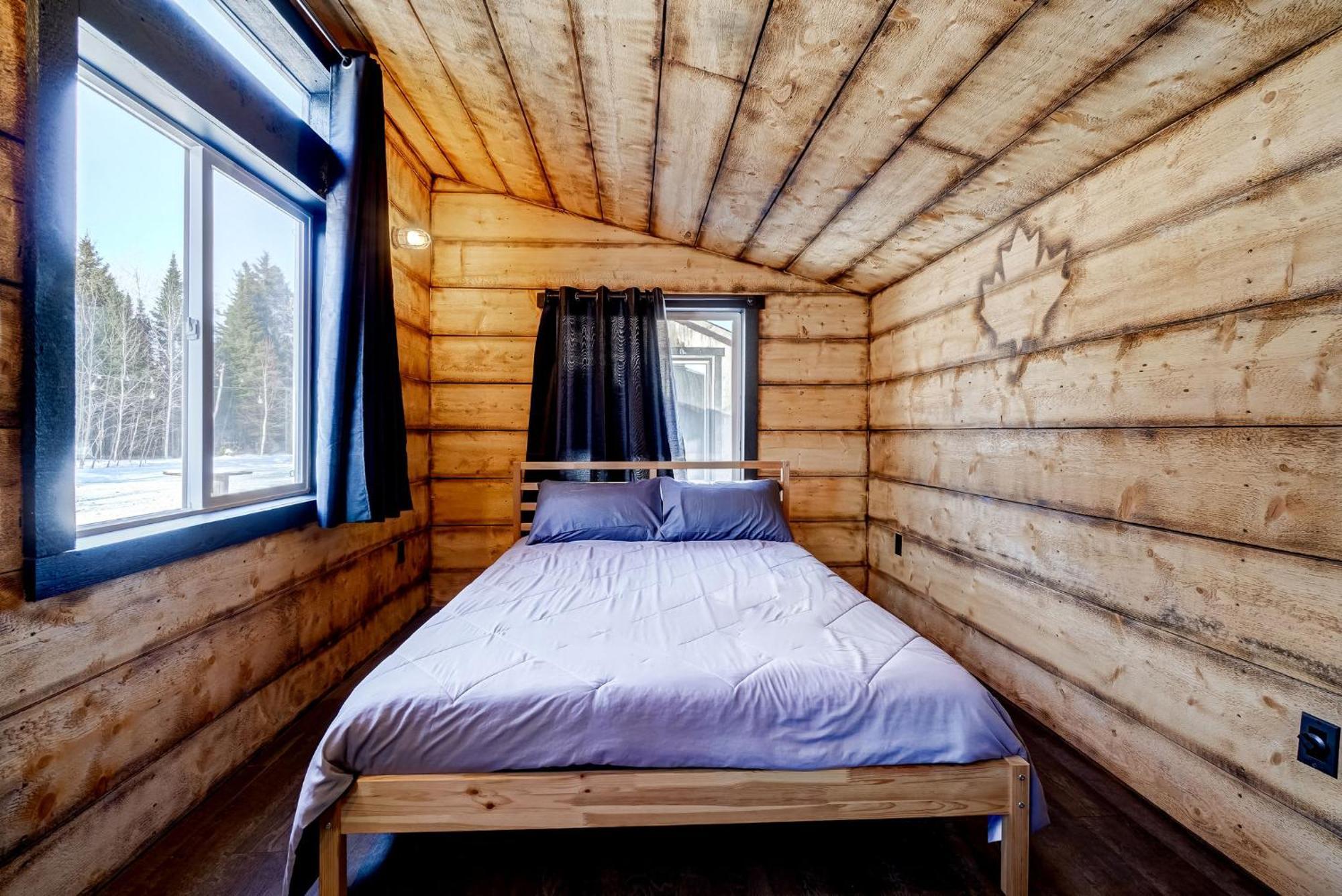 Your Cozy Cabin Retreat Saint-Remi-d'Amherst Buitenkant foto