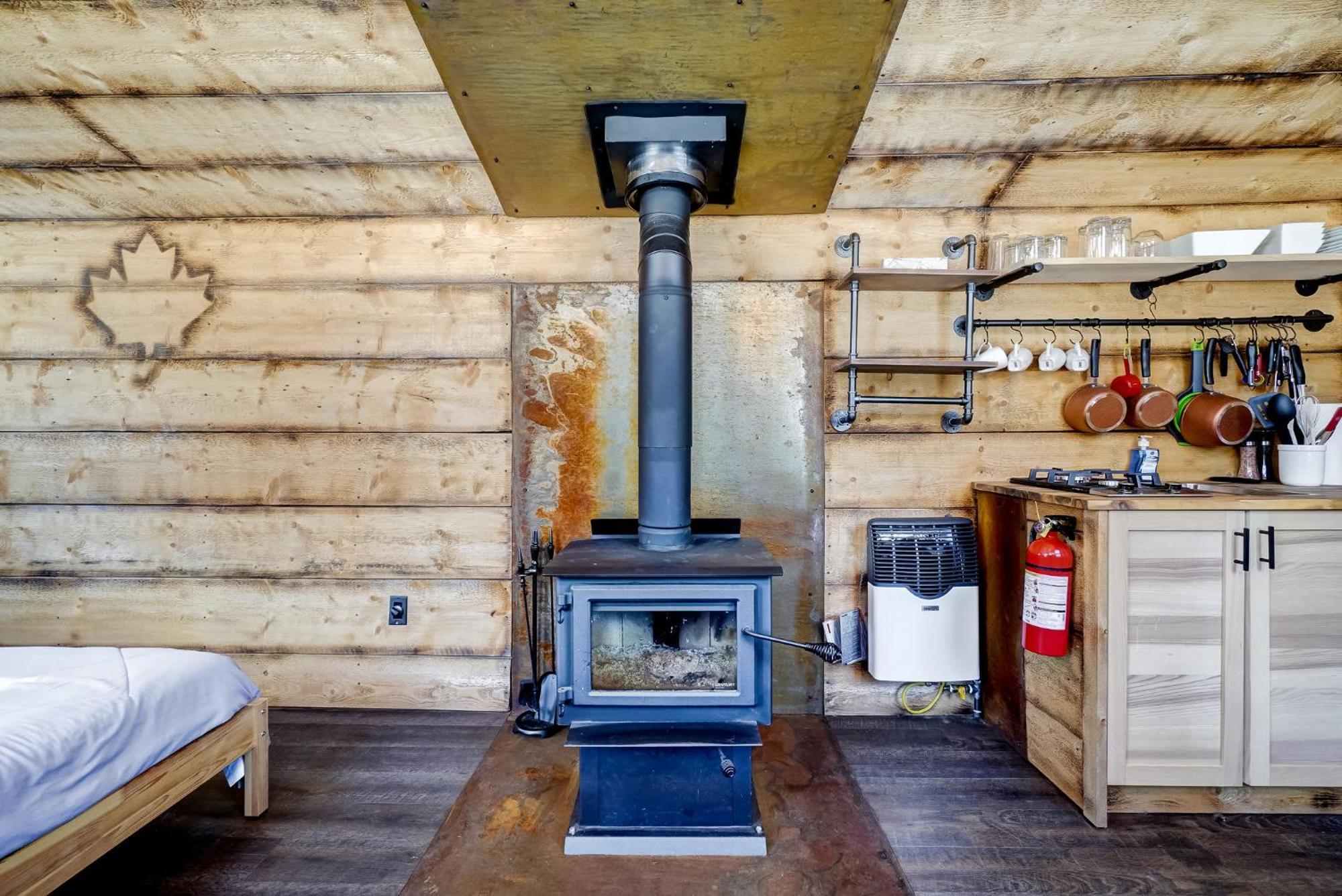 Your Cozy Cabin Retreat Saint-Remi-d'Amherst Buitenkant foto