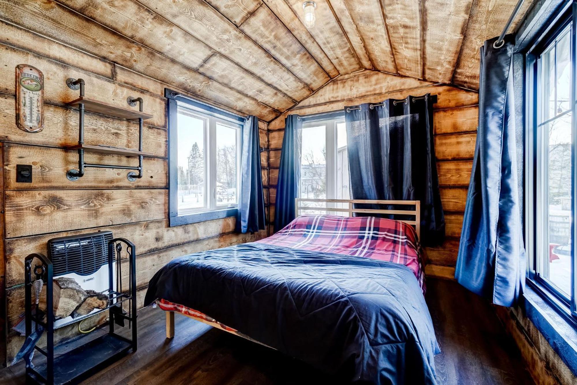 Your Cozy Cabin Retreat Saint-Remi-d'Amherst Buitenkant foto