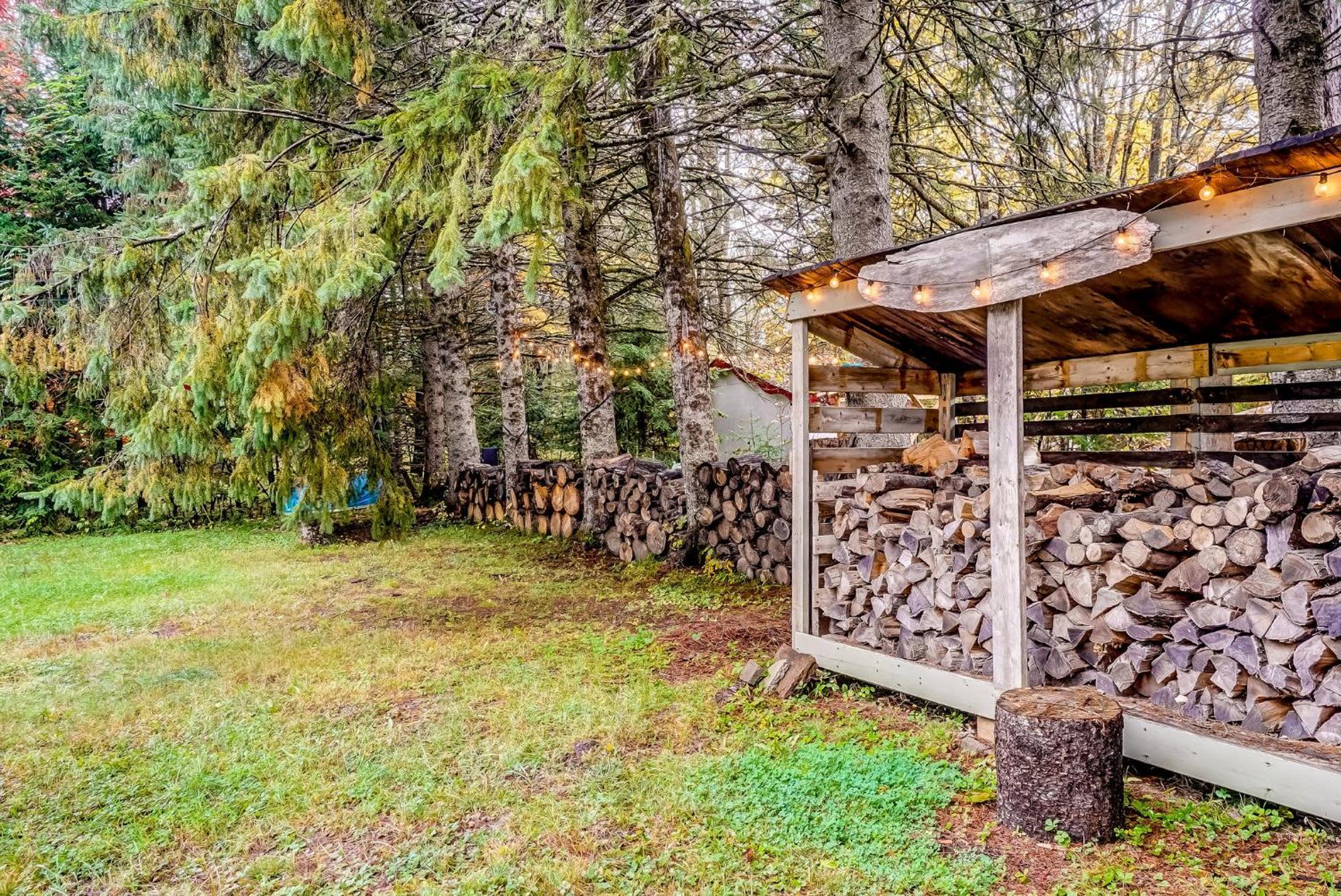 Your Cozy Cabin Retreat Saint-Remi-d'Amherst Buitenkant foto